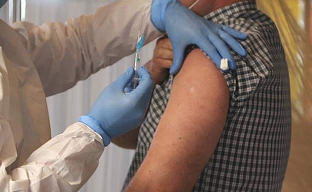 «Me da igual AstraZeneca, Pfizer o Moderna; la cosa es estar vacunado»