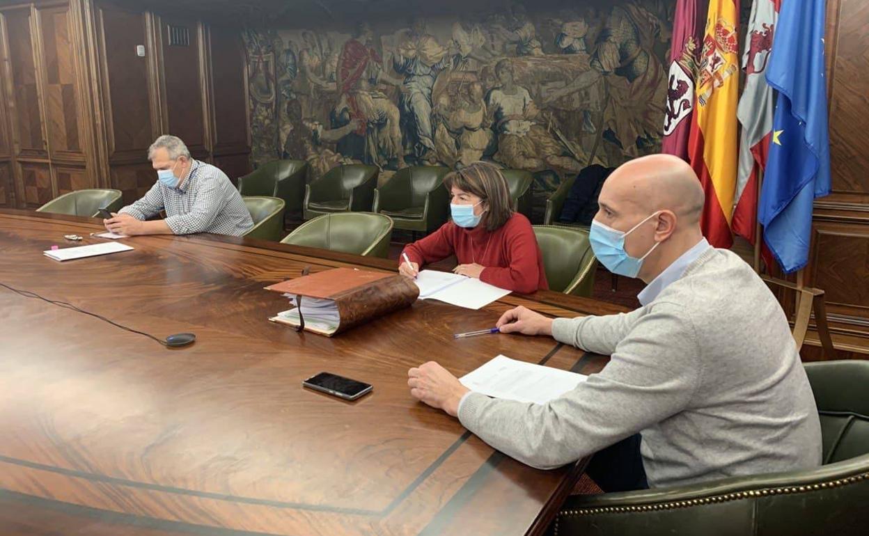 Junta de gobierno local celebrada en el Ayuntamiento de León.