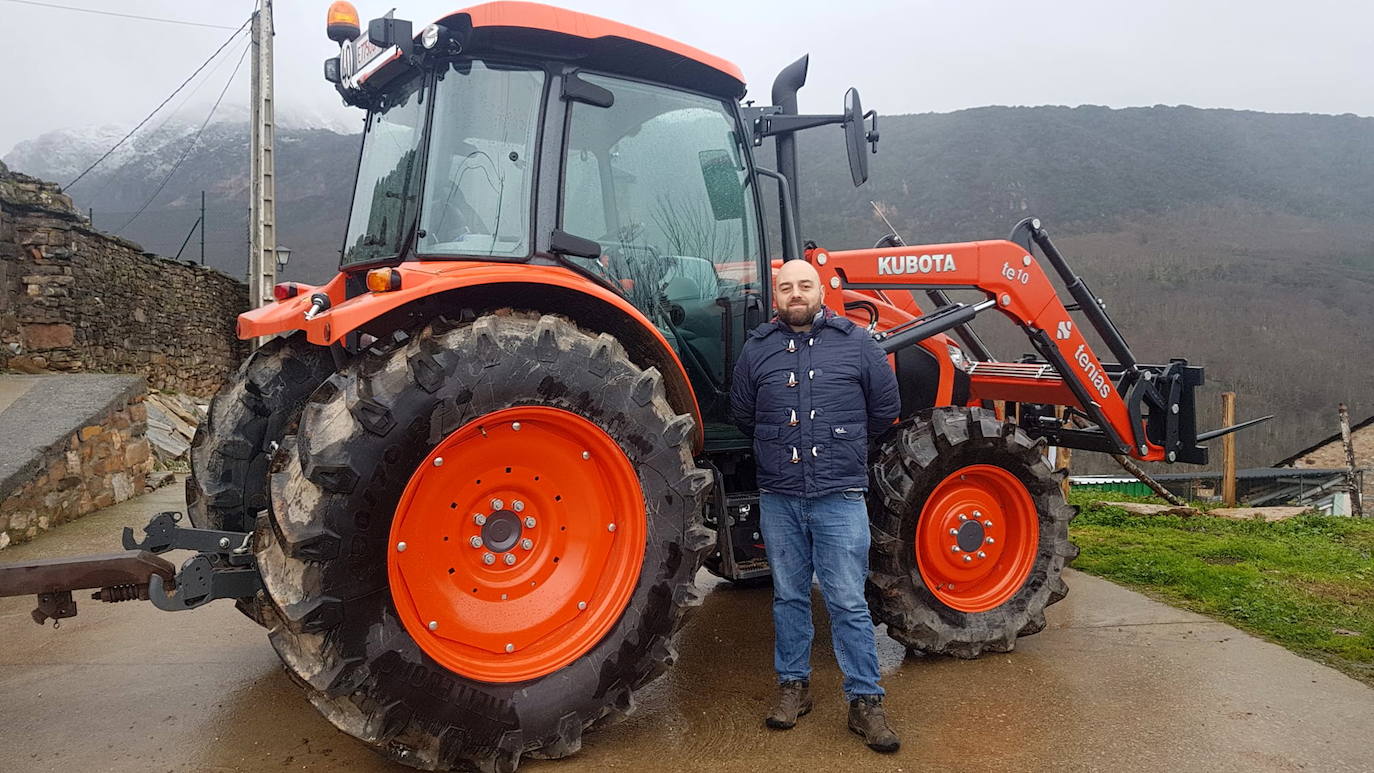 Tractores con los que trabaja la empresa.