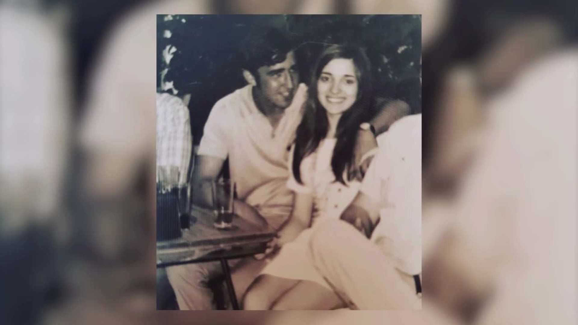 Paula Echevarría felicita a sus padres por el 49 aniversario de su boda