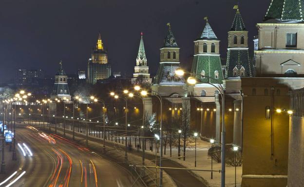 Torres en la muralla del Kremlin.