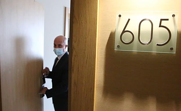 Imagen principal - Diversas imágenes de varios hoteles en la capital leonesa.