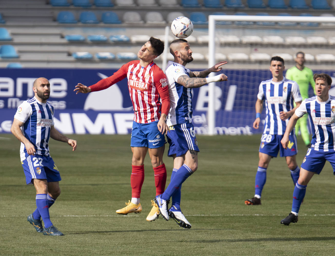 Fotos: Las imágenes del Deportiva-Sporting