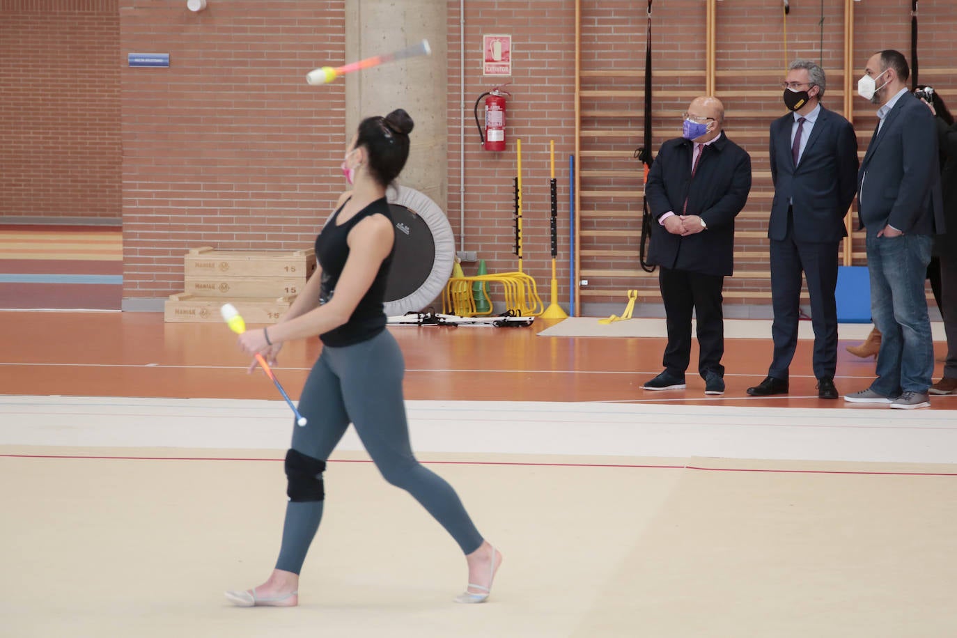 El delegado del Gobierno en Castilla y León, Javier Izquierdo, preside el acto 'CAR de León: Mujer y Deporte', que cuenta con las intervenciones de Margarita Ramos y las integrantes del conjunto de la Selección Española Junior de Gimnasia Rítmica. 