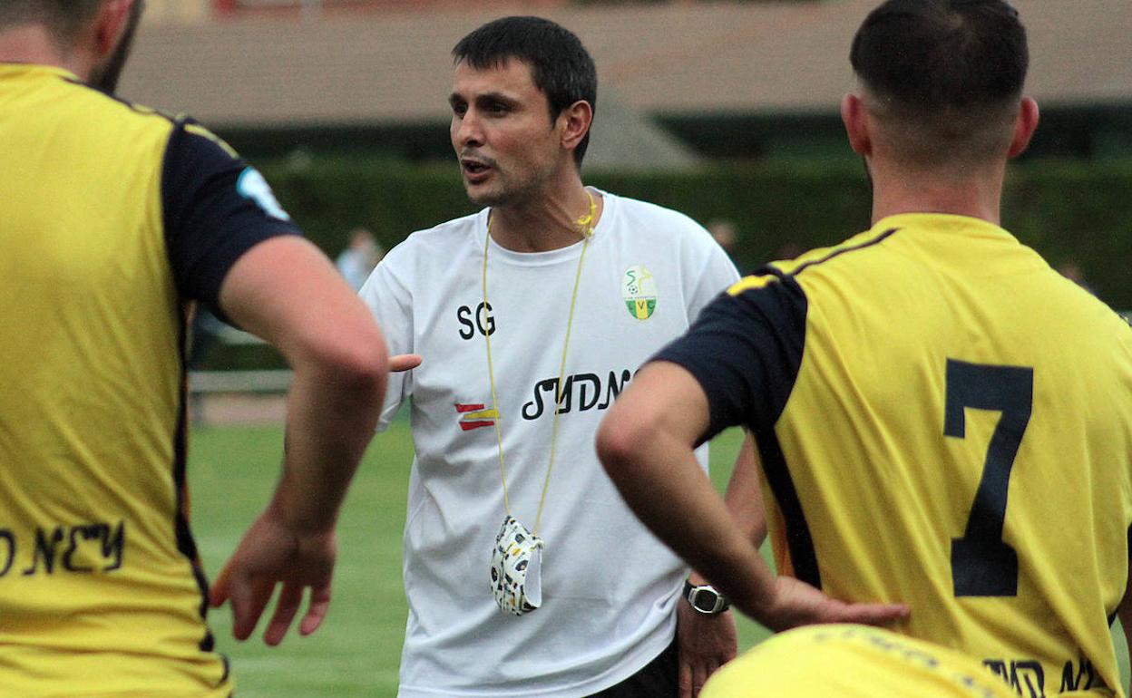 Nanín, en un partido con La Virgen.