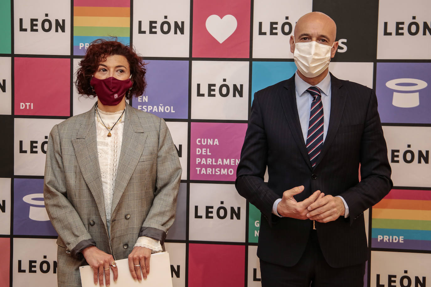 El alcalde y la concejala de Promoción Económica presentan una nueva marca de promoción para la ciudad.