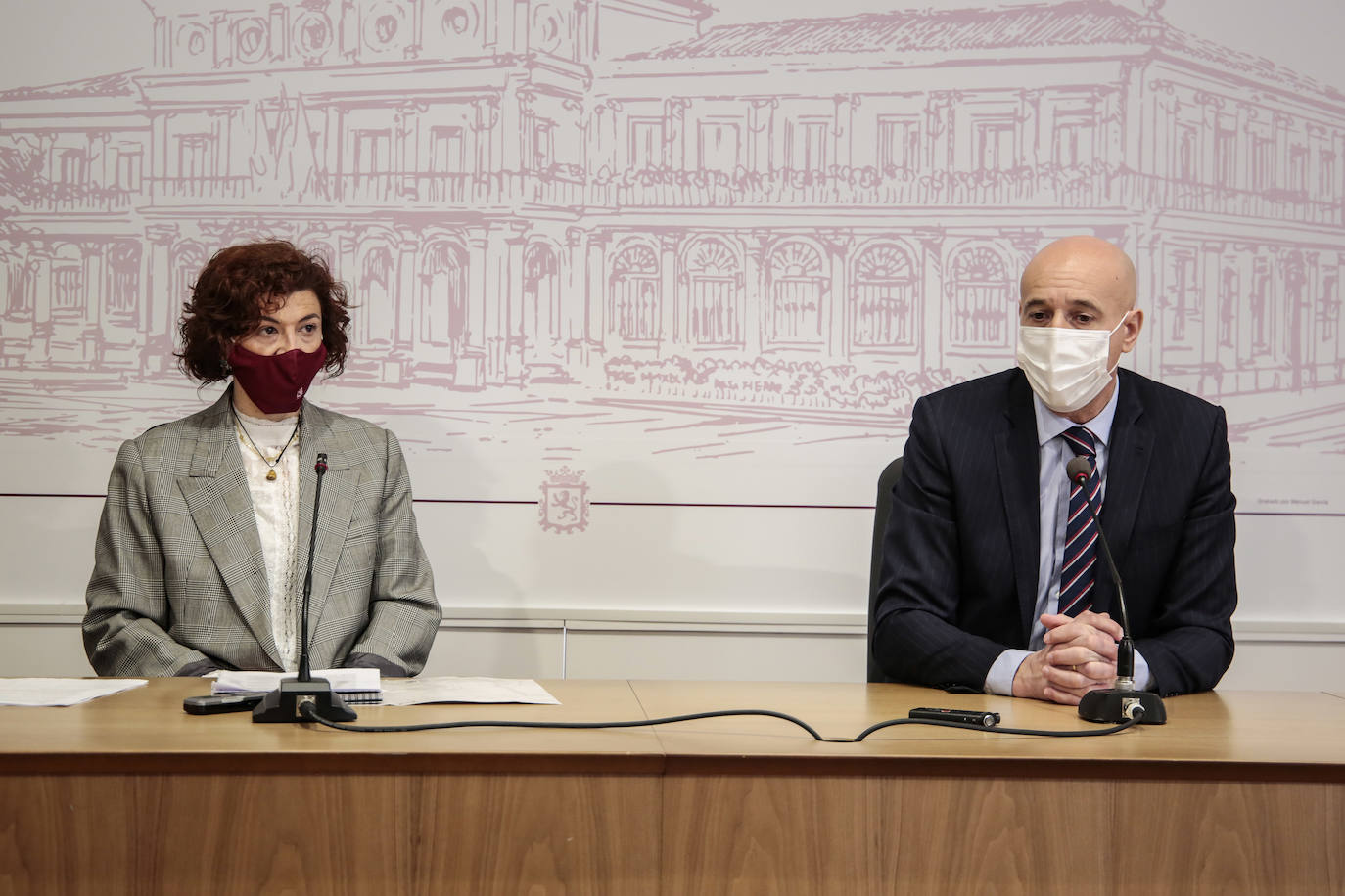 El alcalde y la concejala de Promoción Económica presentan una nueva marca de promoción para la ciudad.