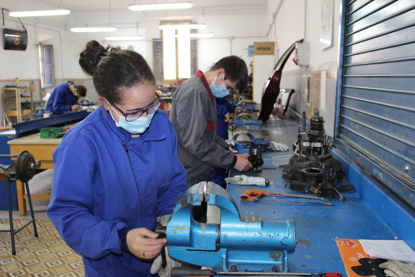 Este centro concertado ofrece Bachillerato y tres niveles de Formación Profesional donde la relación entre profesor y alumno es fundamental para guiar el futuro laboral de sus estudiantes.