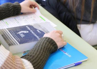 Imagen secundaria 1 - El Centro de Estudios Policiales ofrece formación integral para la preparación de oposiciones a las Fuerzas y Cuerpos de Seguridad.
