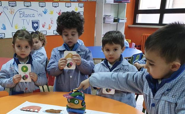 El Colegio Virgen Blanca en León ofrece formación integral concertada desde Infantil hasta Bachillerato.