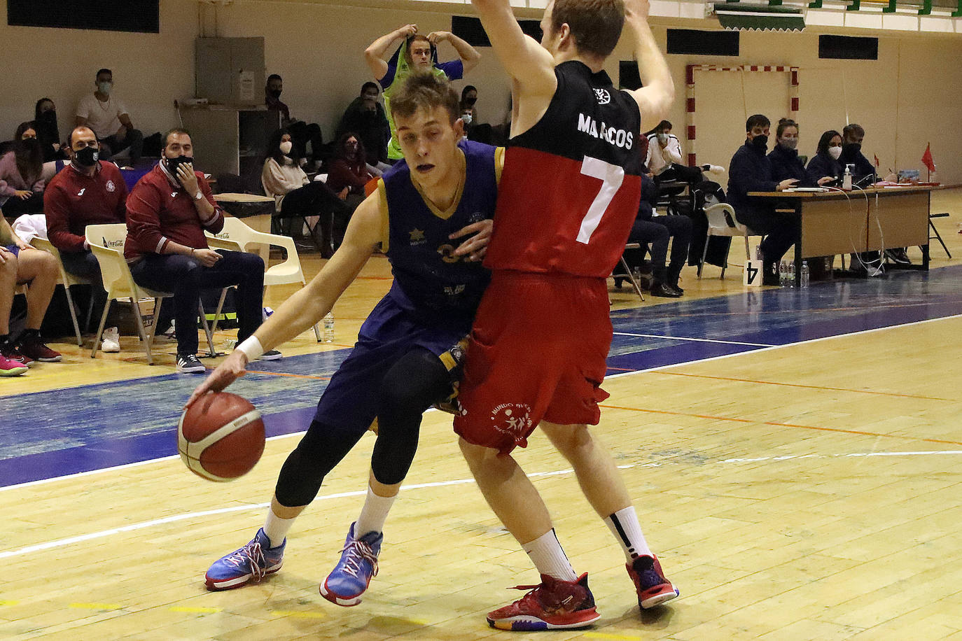 El Reino de León y Basket León se han enfrentado en el pabellón de San Esteban