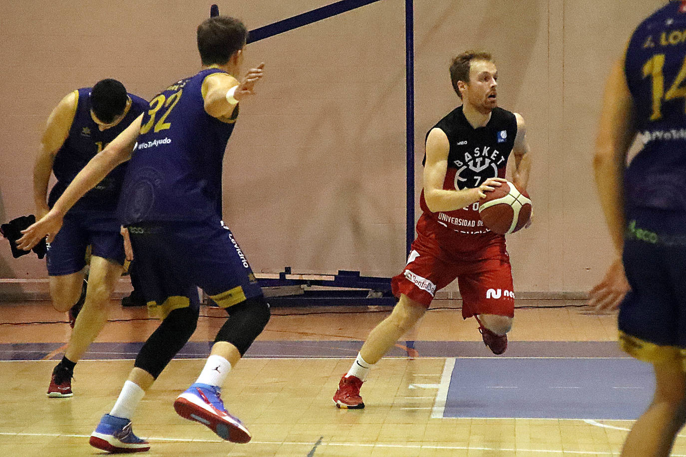 El Reino de León y Basket León se han enfrentado en el pabellón de San Esteban