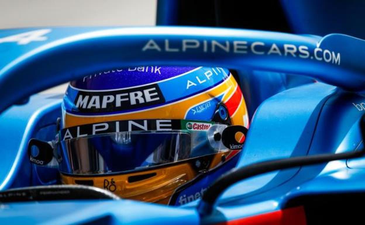 Fernando Alonso pilota su Alpine. 