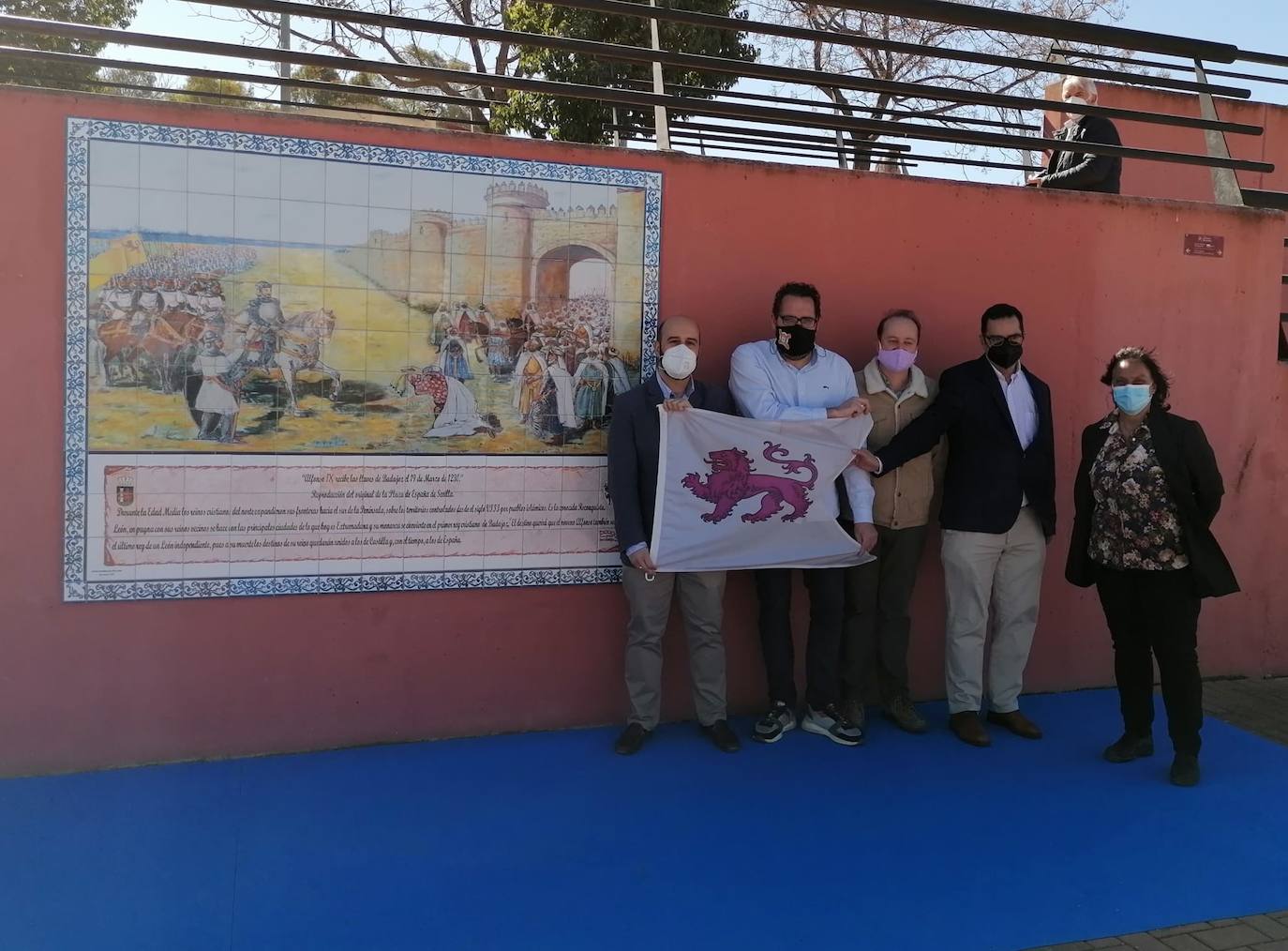 Fotos: Badajoz inaugura un mural en honor a Alfonso IX