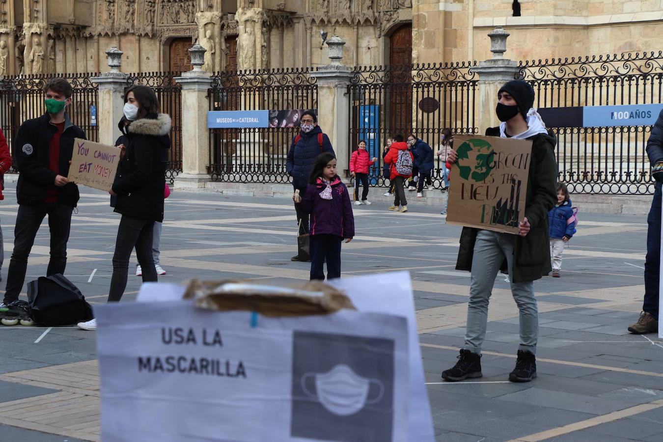 Una nueva sentada por el planeta en la plaza de Regla.