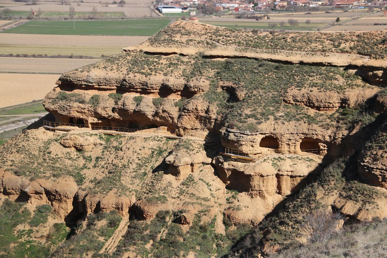 Las Cuevas Menudas de Villasabariego sirvieron de hogar de monjes eremitas durante la Alta Edad Media.