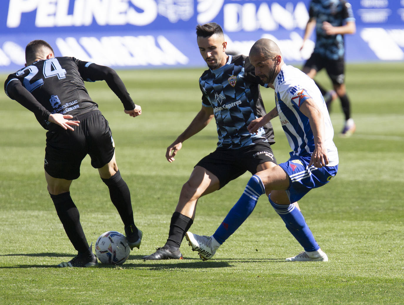 Fotos: Las imágenes del Deportiva-Almería