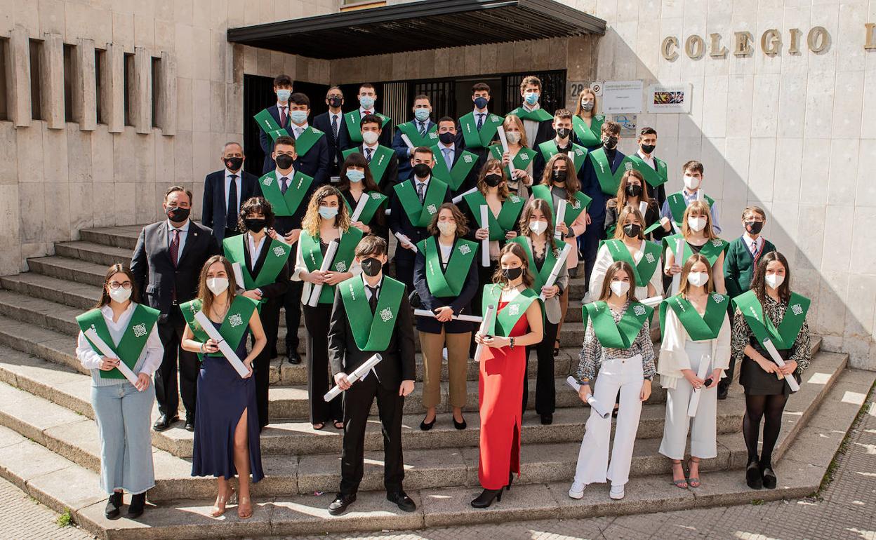 El Colegio Leonés gradúa a sus alumnos de Bachillerato 