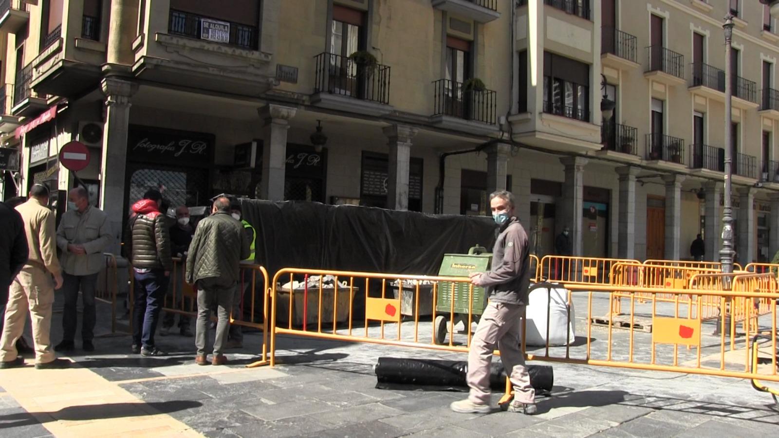 Las letras de 'León' comienzan su limpieza y cambio de ubicación.