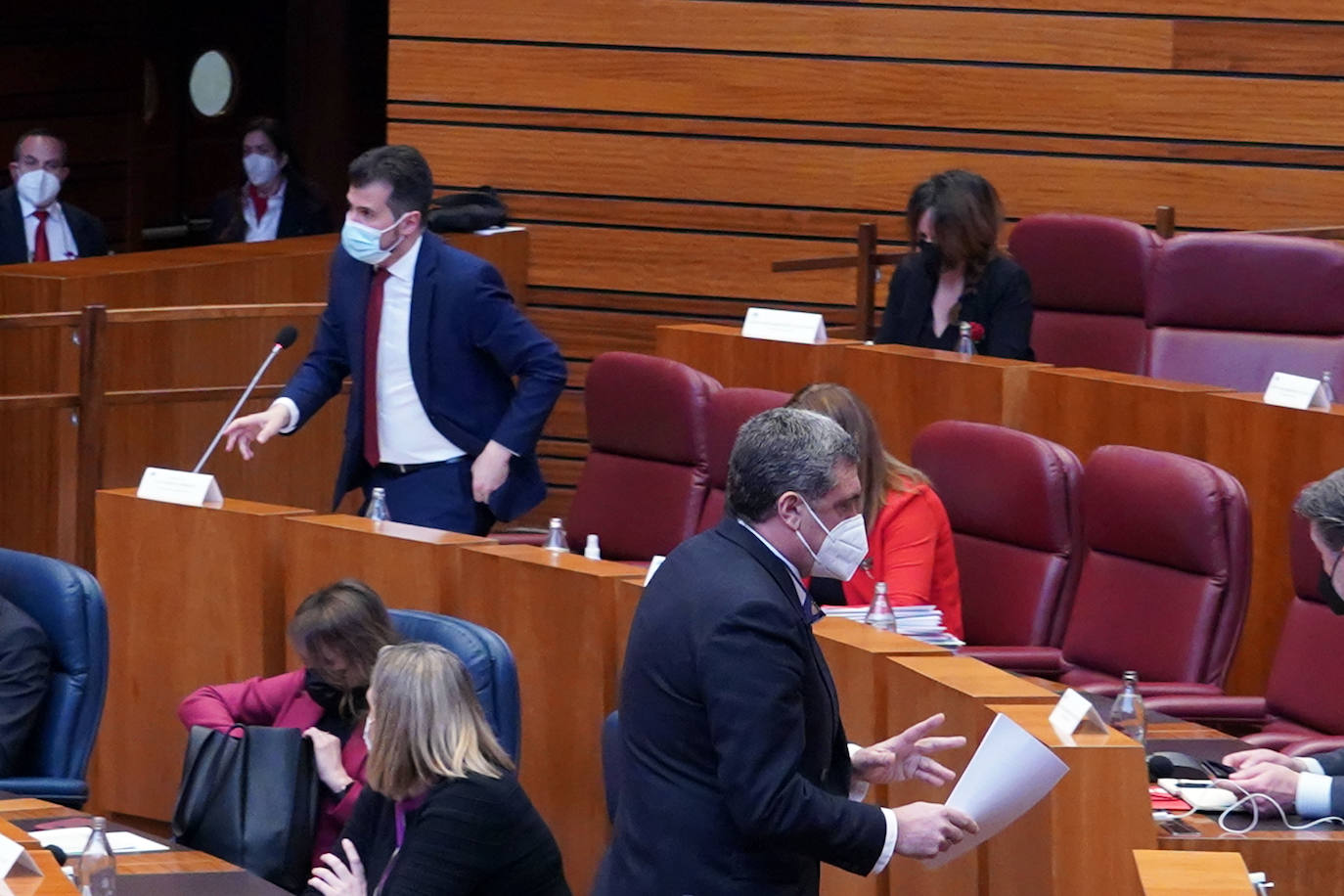 Tudanca y Ciudadanos se enredan en acusaciones sobre lealtad política y social. 