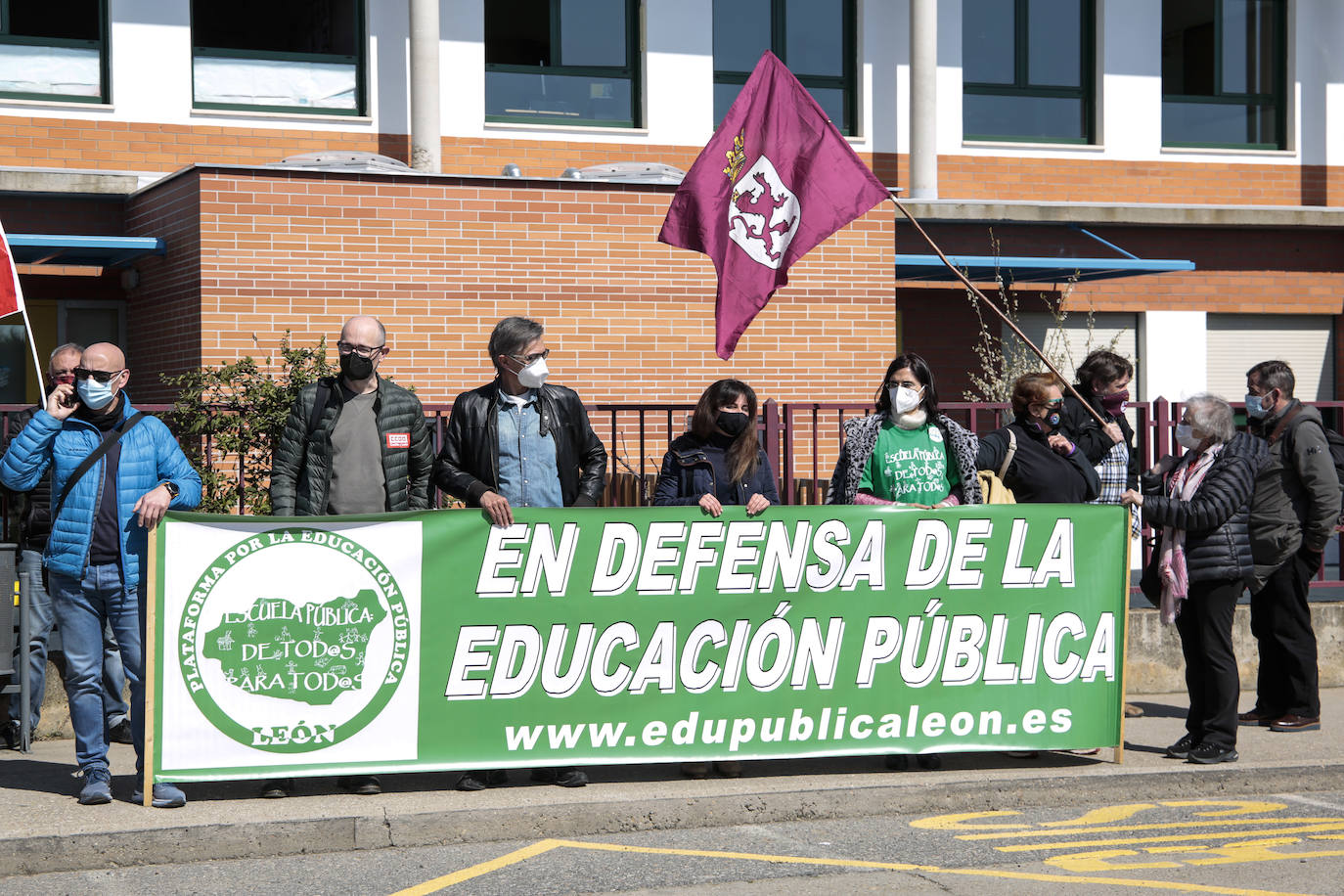 Algunos de los concentrados por la Plataforma.