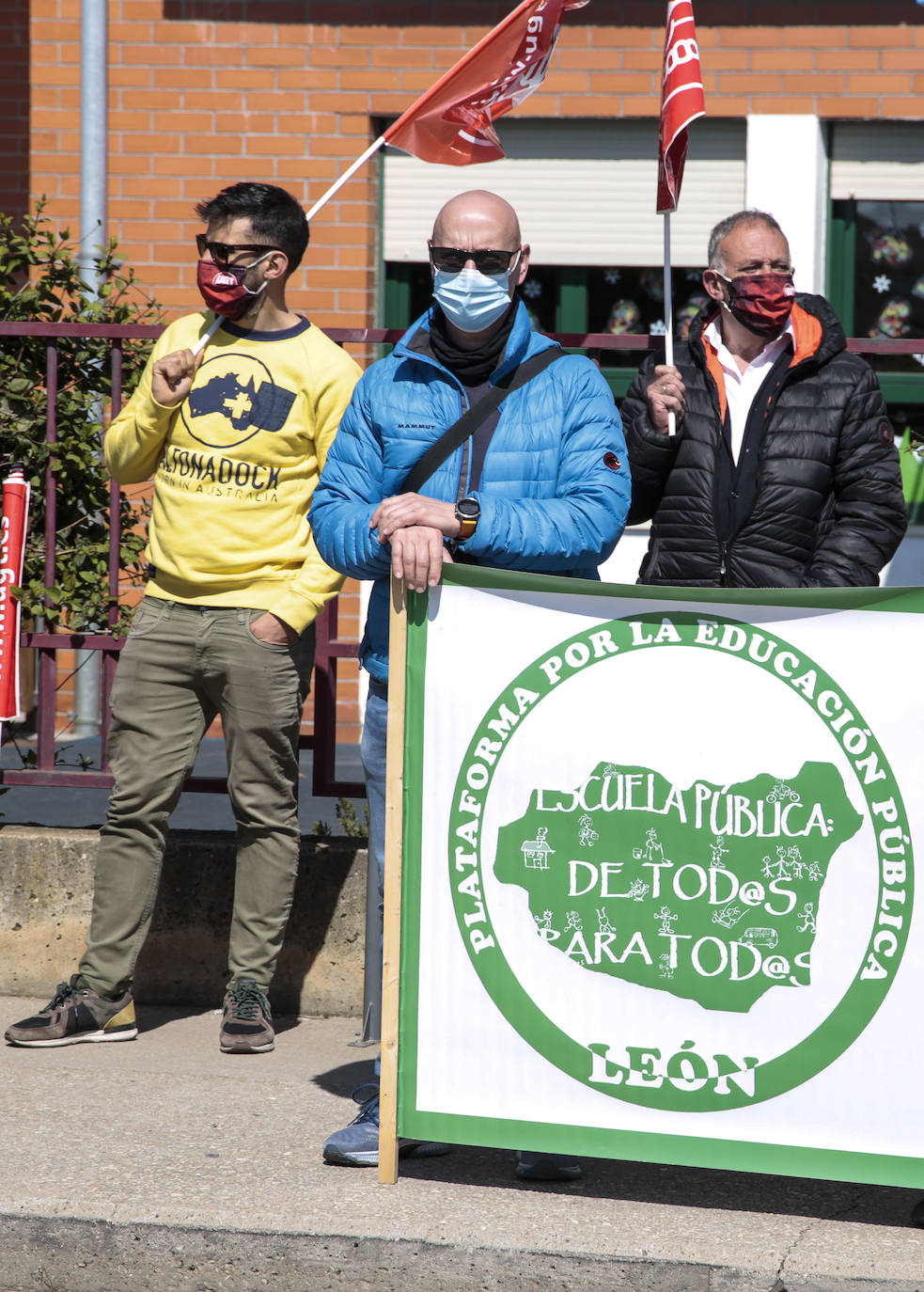 Algunos de los concentrados por la Plataforma.