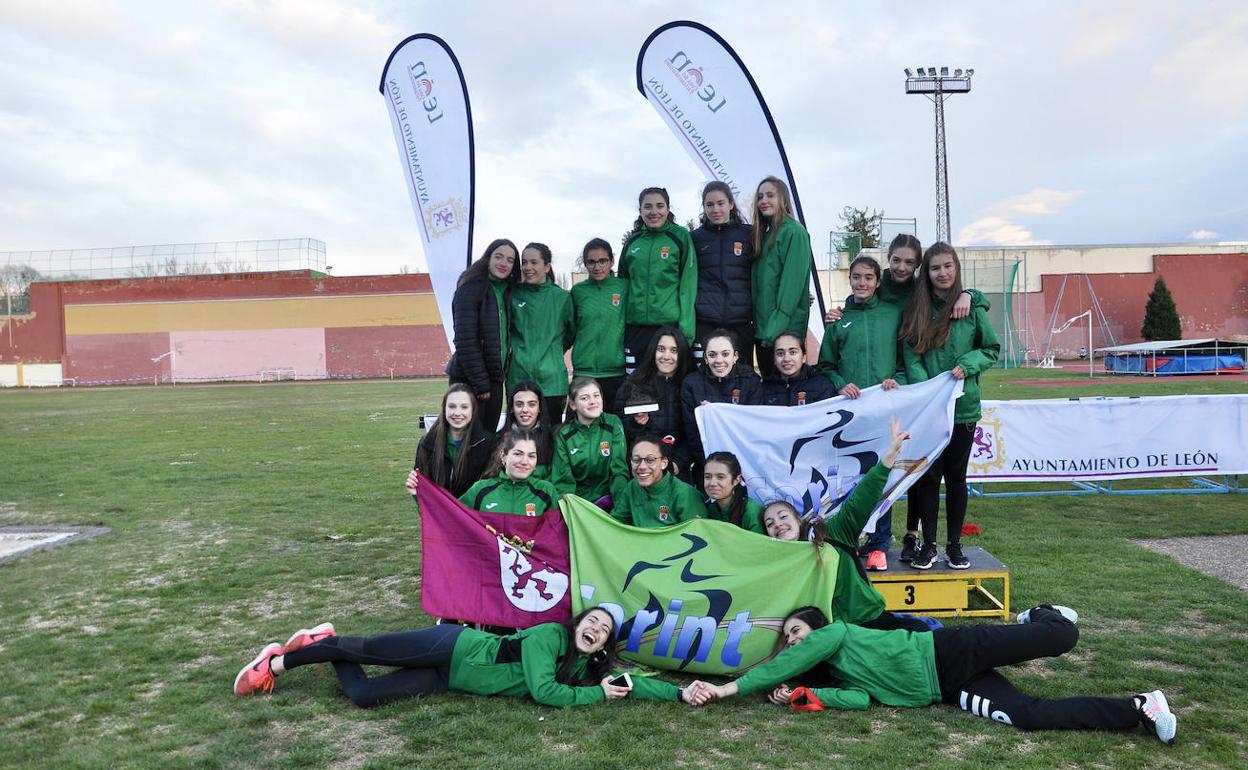 Equipo del ULE Sprint Atletismo.