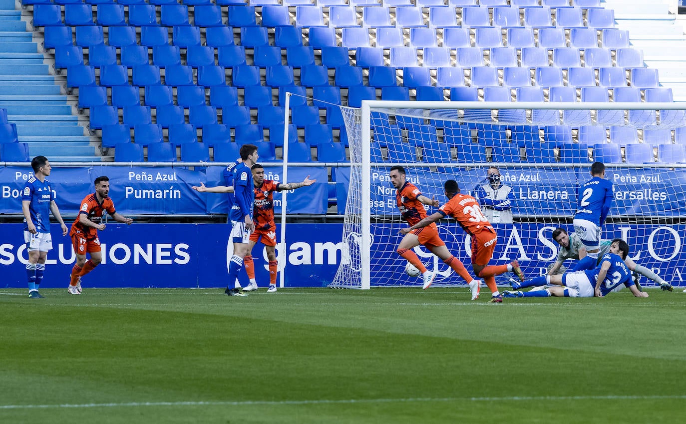 El conjunto berciano juega esta jornada en el Carlos Tartiere ante los carbayones.