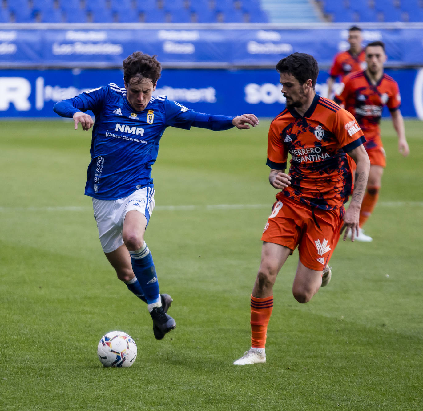 El conjunto berciano juega esta jornada en el Carlos Tartiere ante los carbayones.