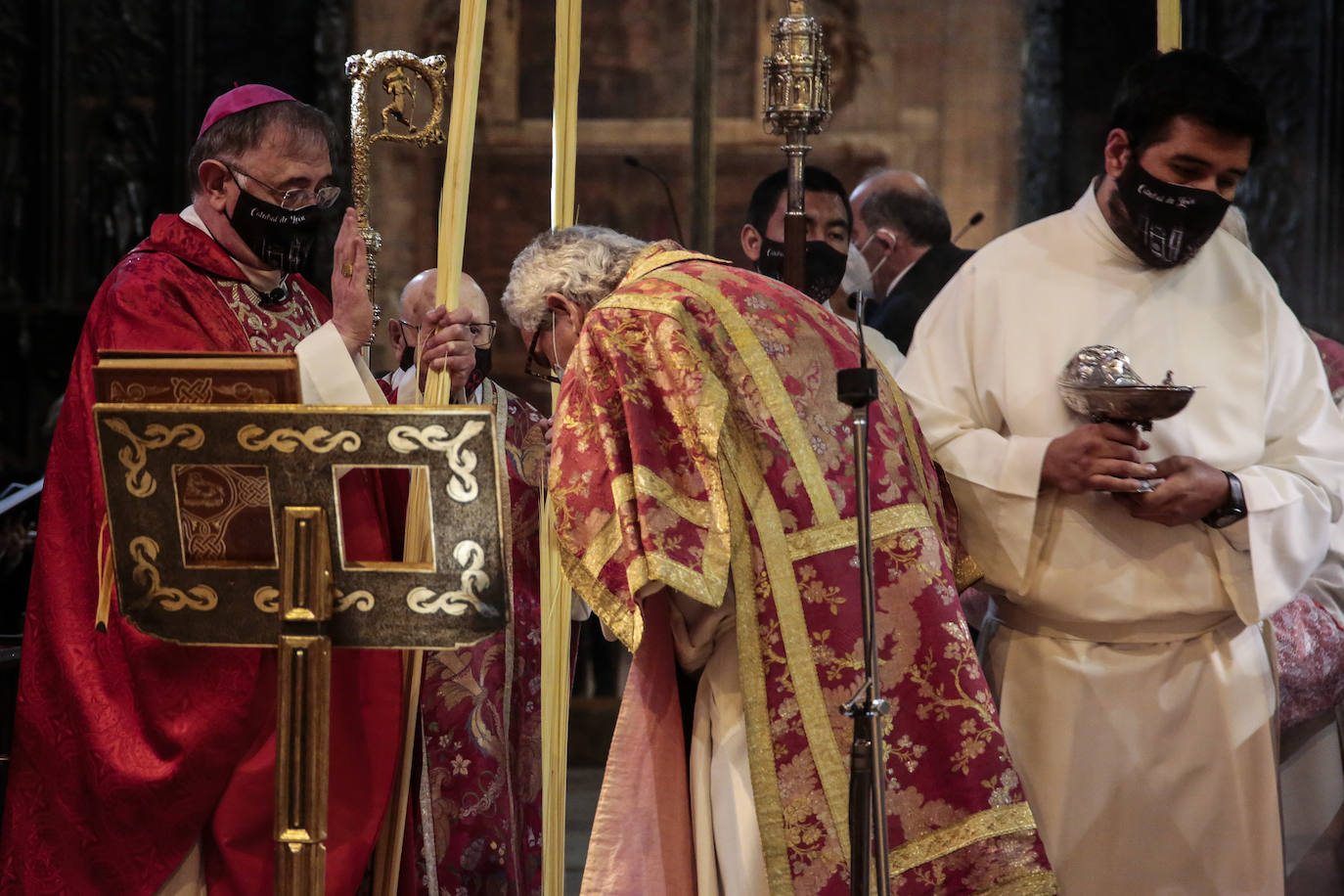 Fotos: Misa estacional del Domingo de Ramos en León