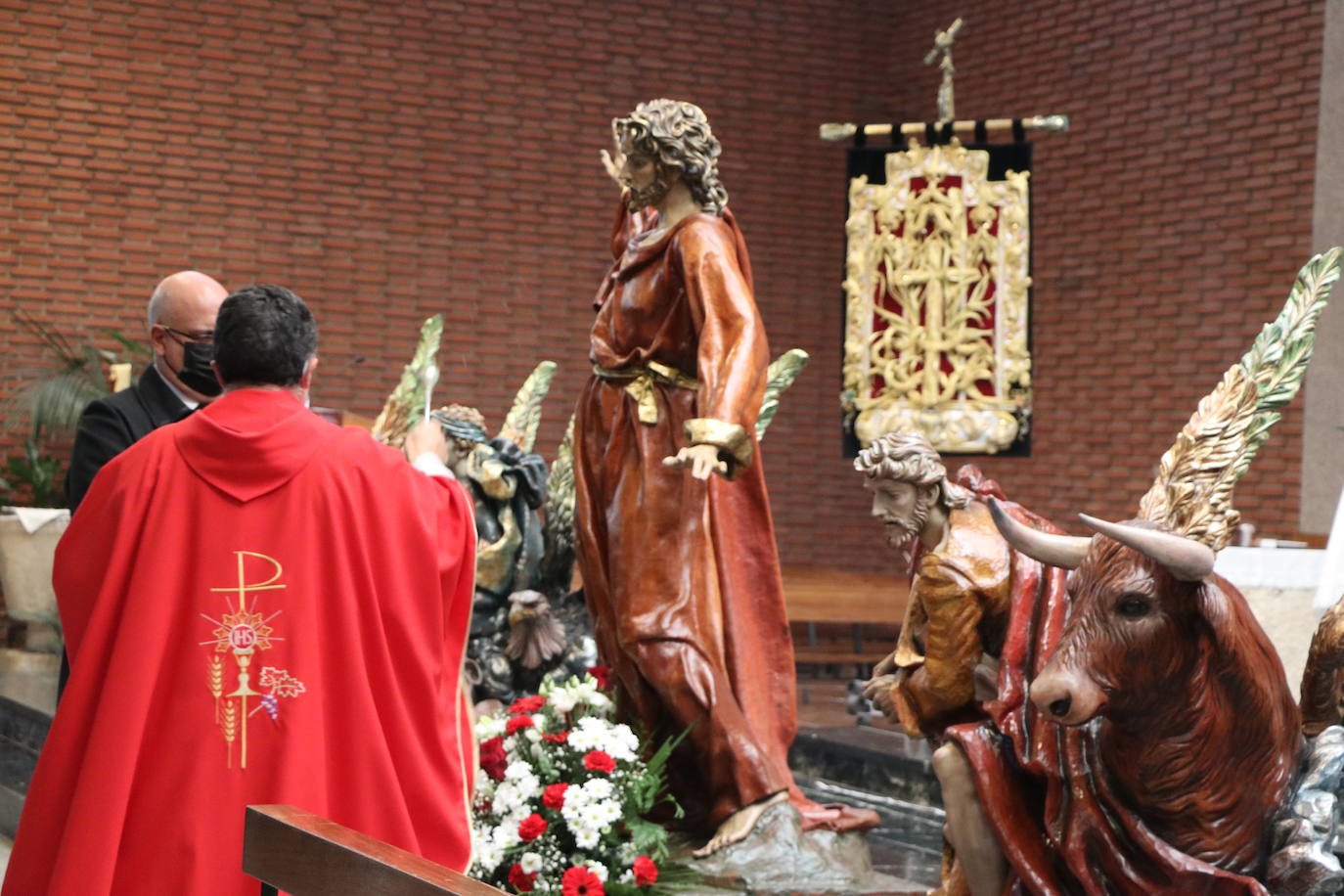 La cofradía organiza un acto en la parroquia para rememorar su Domingo de Ramos.