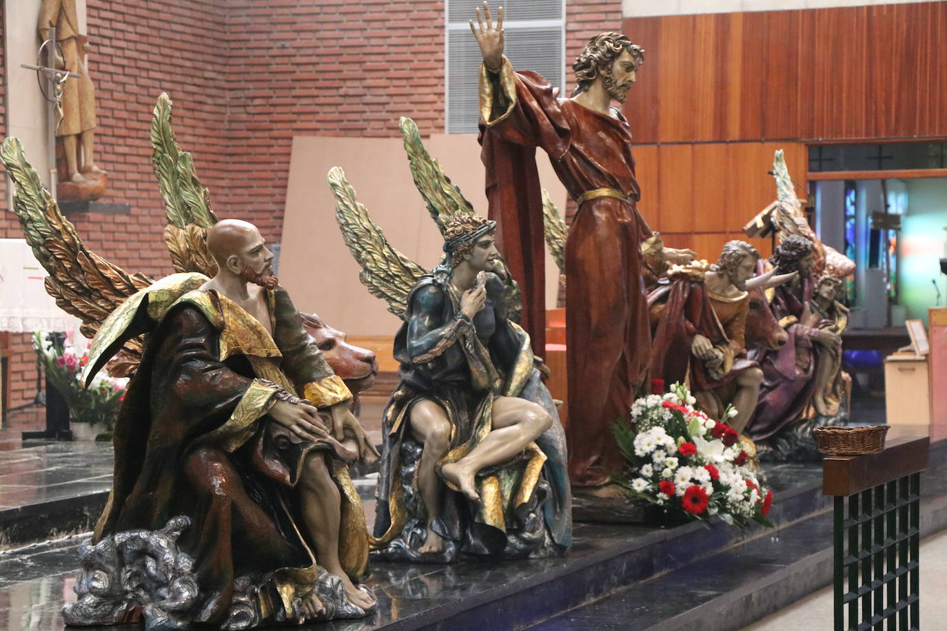 La cofradía organiza un acto en la parroquia para rememorar su Domingo de Ramos.
