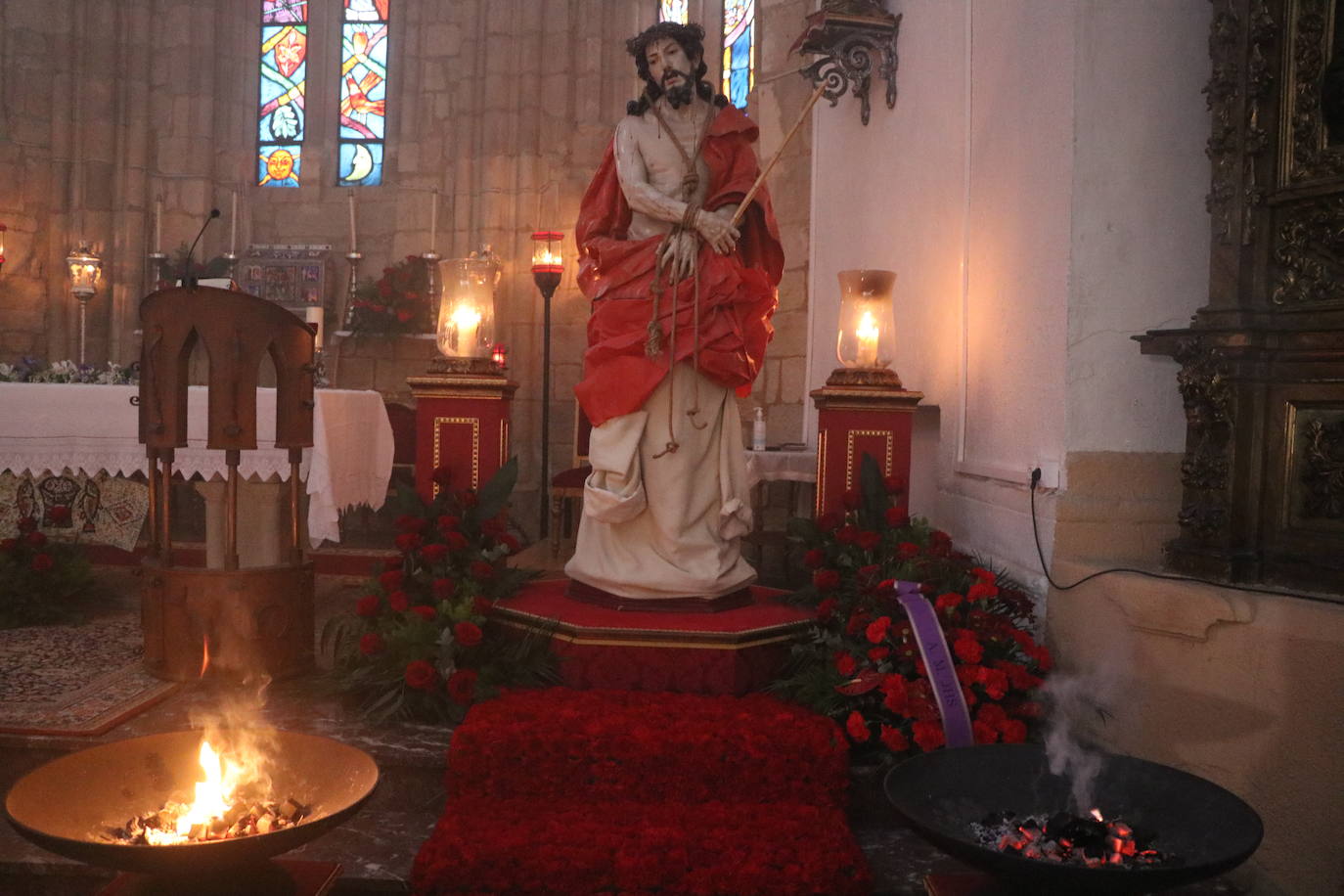 Sobrecogedora exposición de la cofradía en su sede canónica.