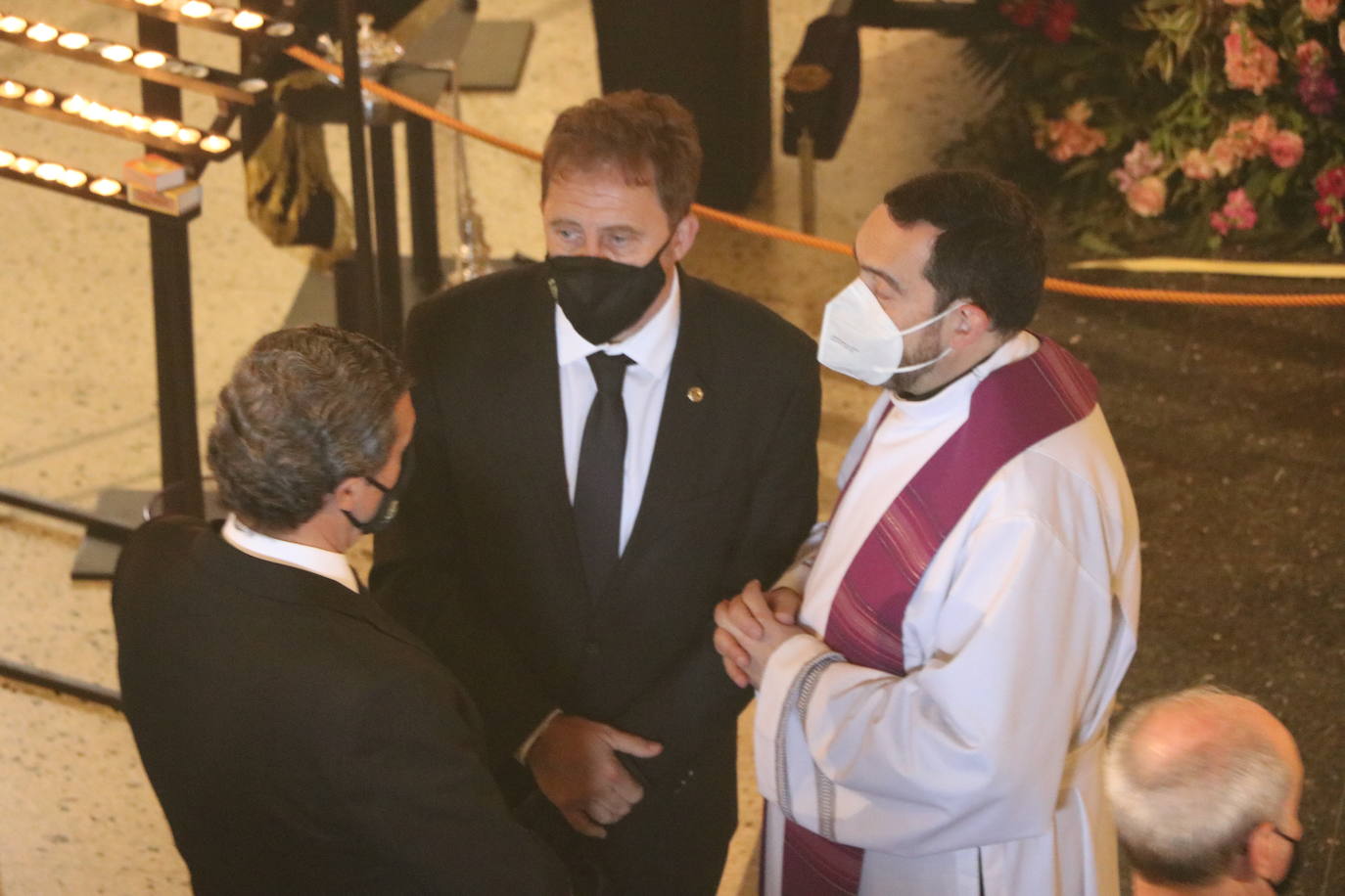 La capilla celebra de la mano de las tres centenarias de León un recuerdo a la procesión que debía salir a las calles este Lunes Santo.