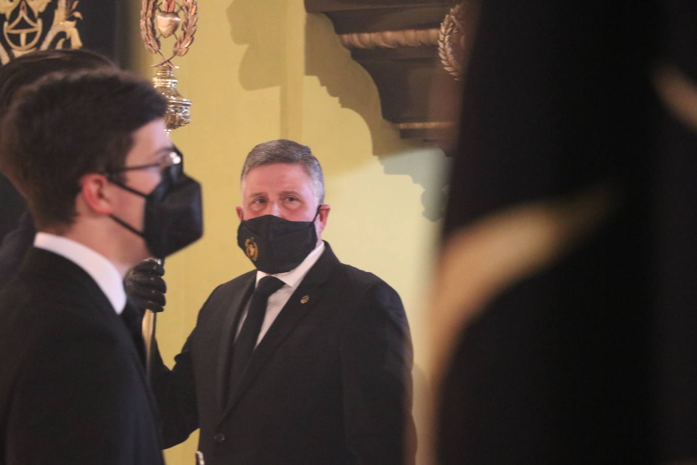 La capilla celebra de la mano de las tres centenarias de León un recuerdo a la procesión que debía salir a las calles este Lunes Santo.