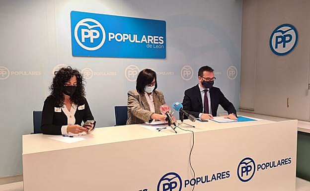 Rueda de prensa en la sede del Partido Popular de León.