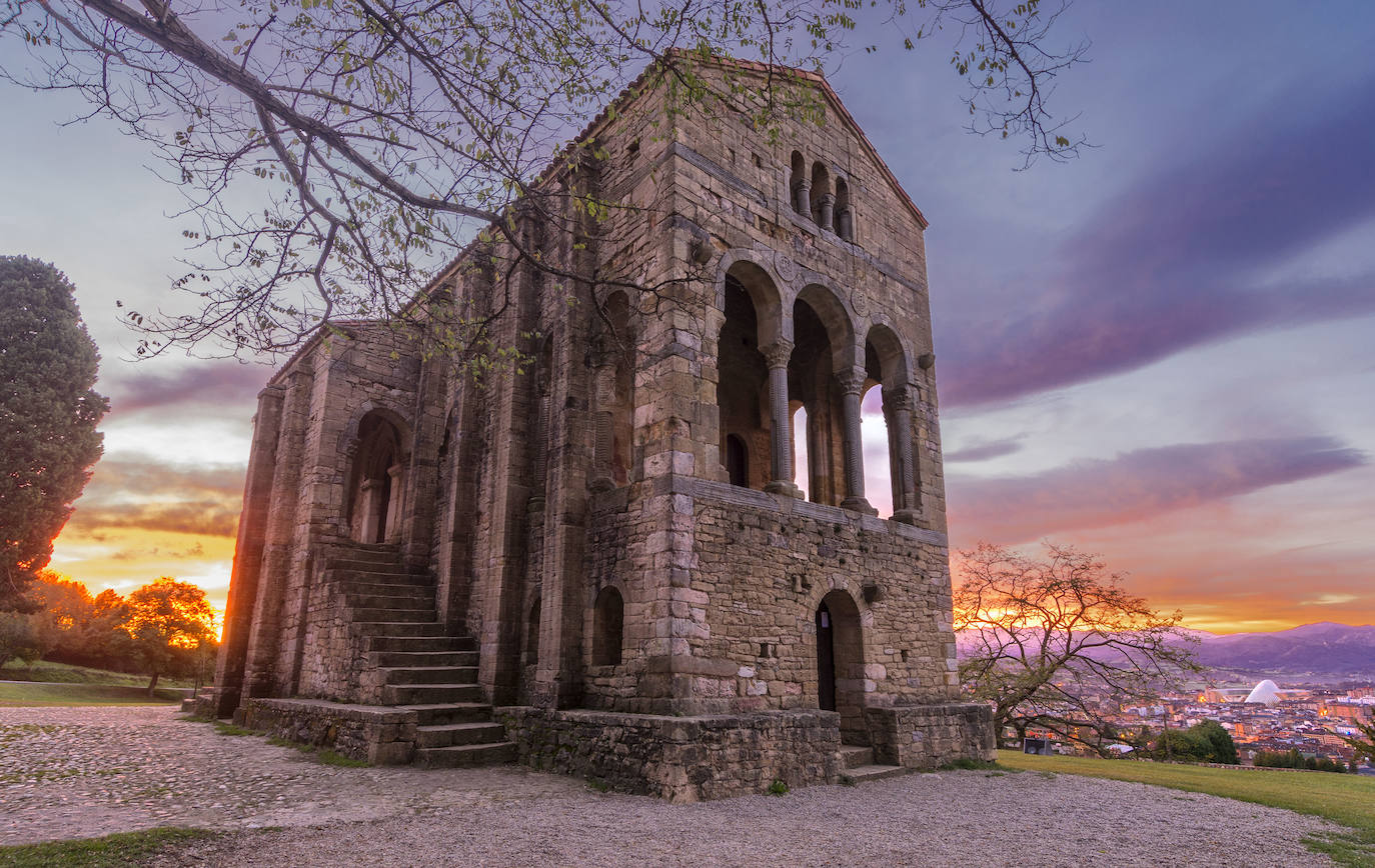 Iglesia de Santa María del Naranco (Oviedo) 