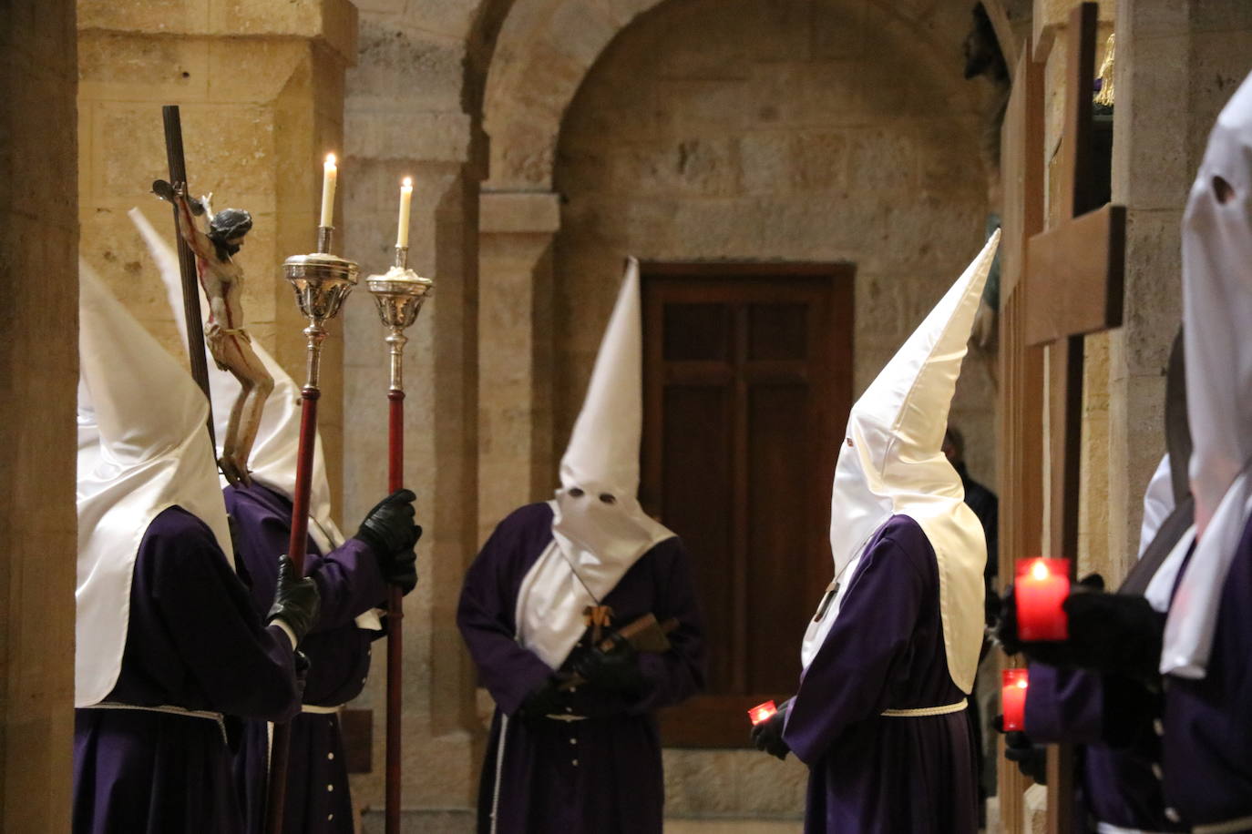 La iglesia acoge uno de los actos más tradicionales de la Semana Santa de León.