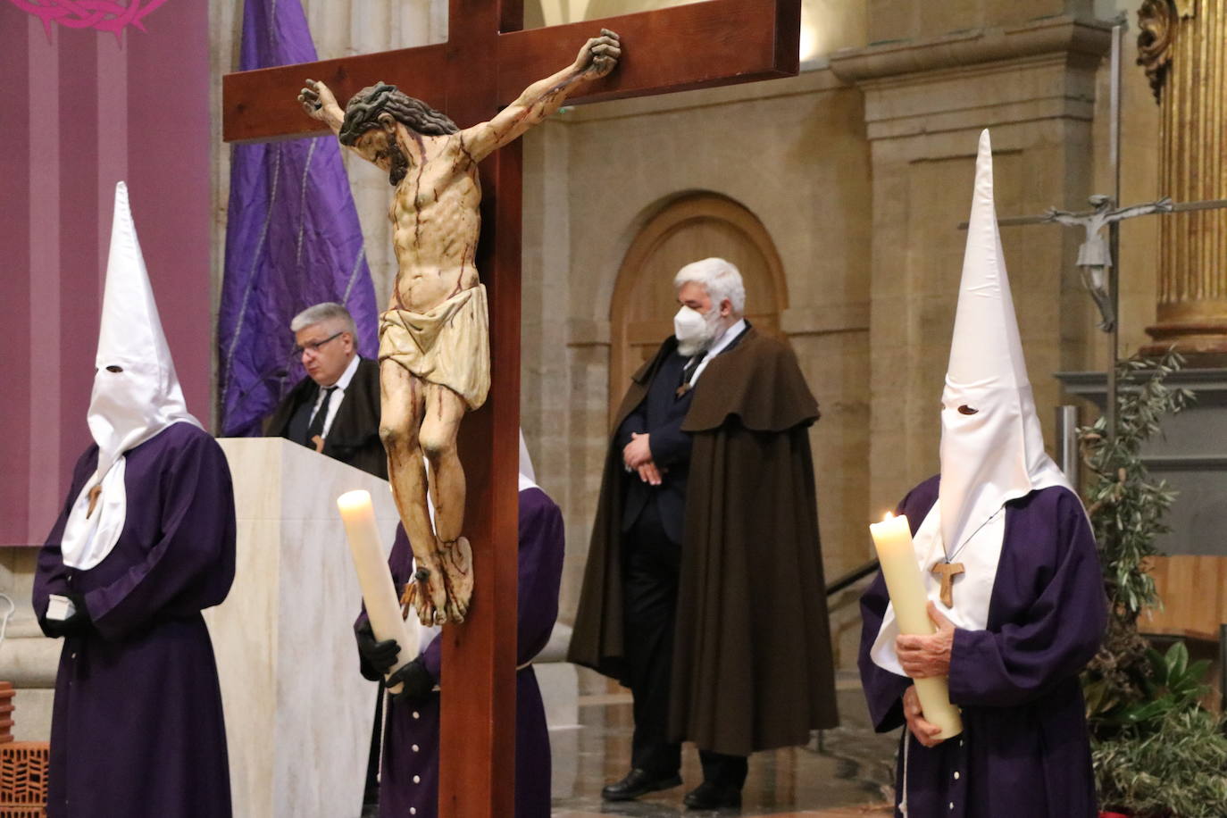 La iglesia acoge uno de los actos más tradicionales de la Semana Santa de León.