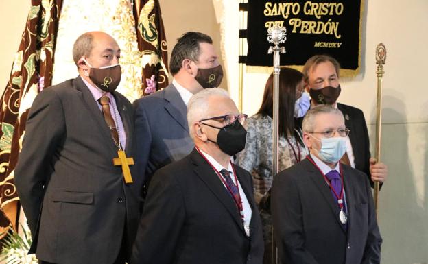 Galería. Miembros de la Cofradía del Santo Cristo del Perdón y de Ánimas o Santo Cristo de Fuera de San Martín.