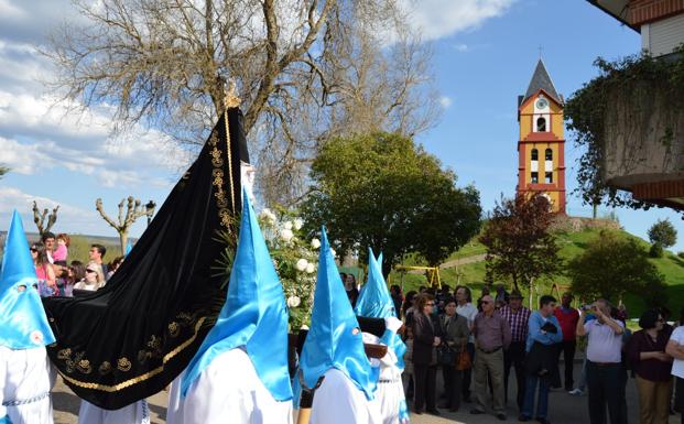 Virgen de la Soledad por las calles de Almanza.