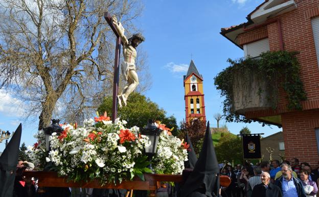 El Bendito Cristo del Humilladero en las calles de Almanza.