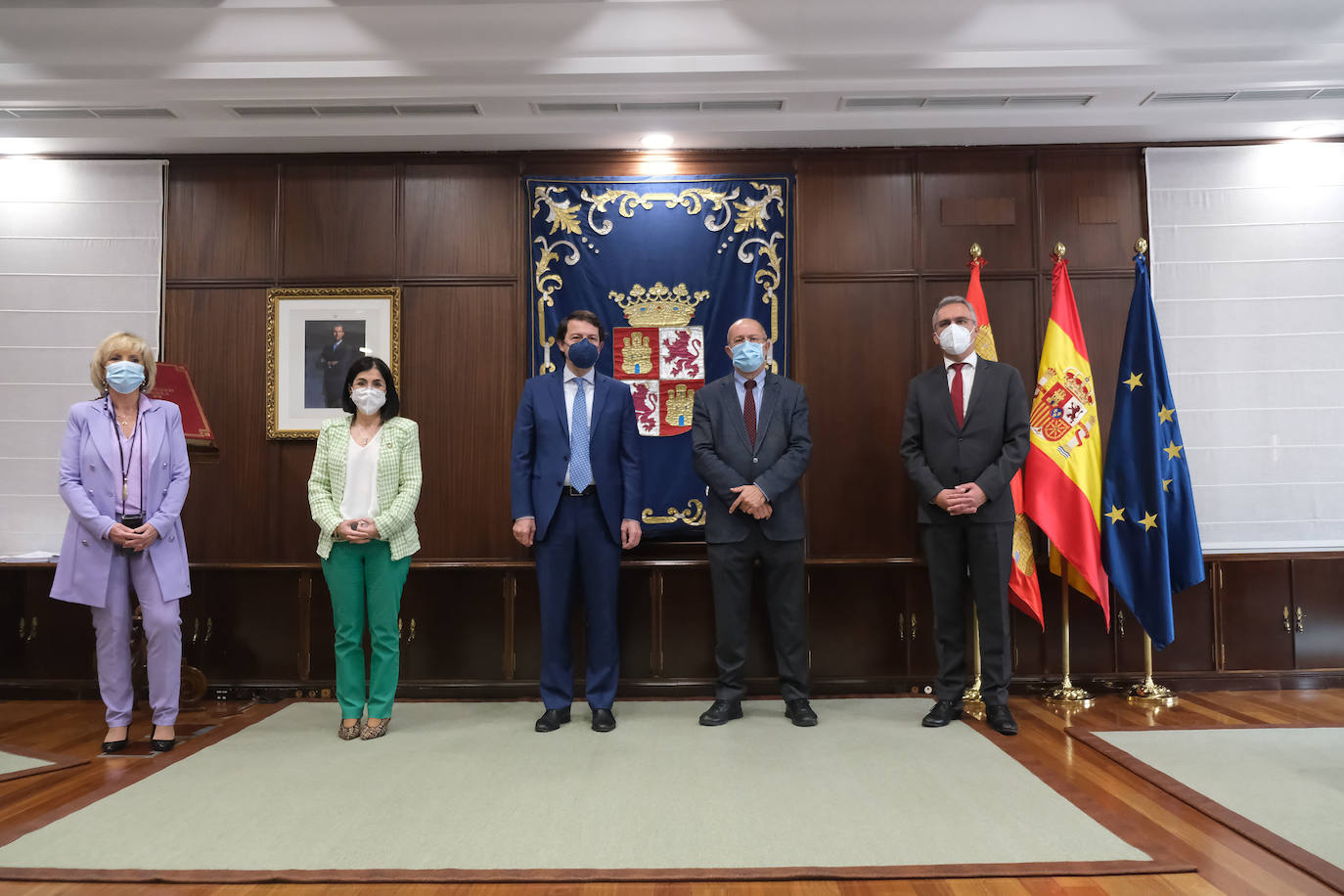 Fotos: El presidente de la Junta se reúne con la ministra de Sanidad