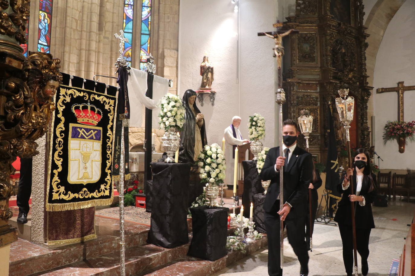 La iglesia acoge un acto solemne para conmemorar la Procesión de la Virgen de la Amargura.