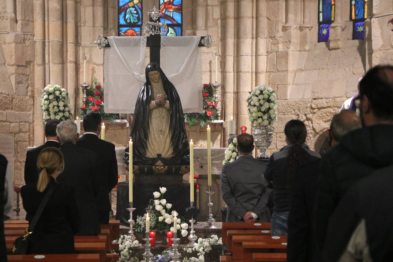 La iglesia acoge un acto solemne para conmemorar la Procesión de la Virgen de la Amargura.