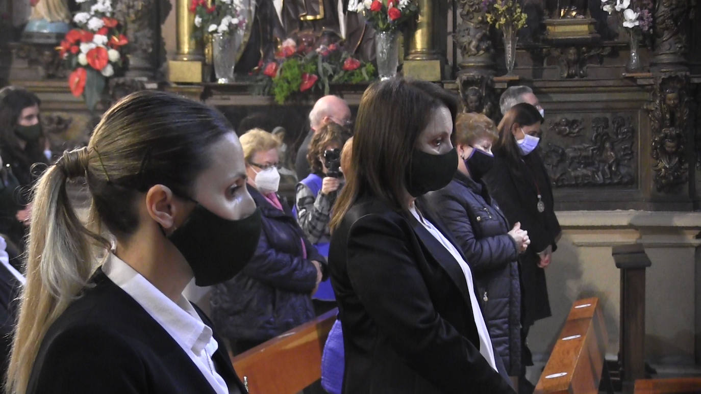 Fotos: Ofrenda floral al Cristo de San Martín