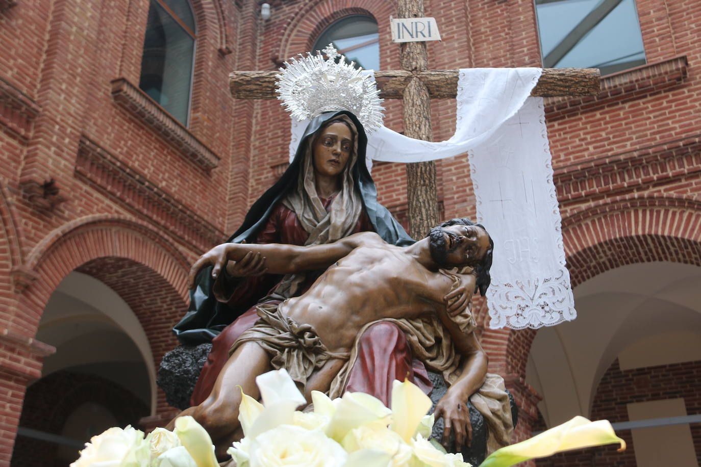 Fotos: Un Santo Entierro diferente pero emotivo