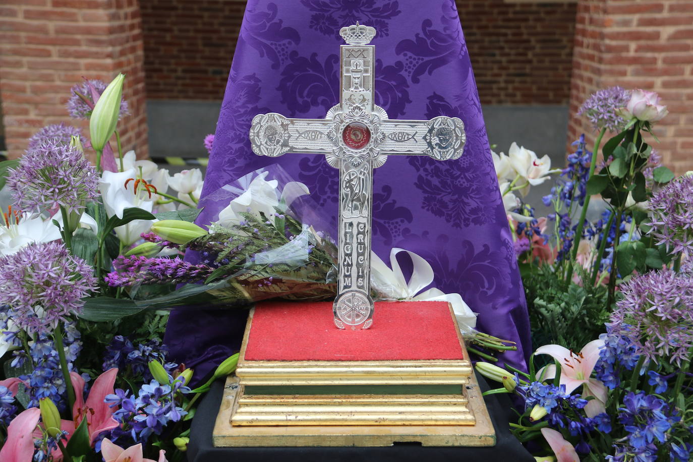 Fotos: Un Santo Entierro diferente pero emotivo