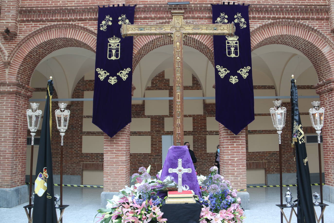 Fotos: Un Santo Entierro diferente pero emotivo