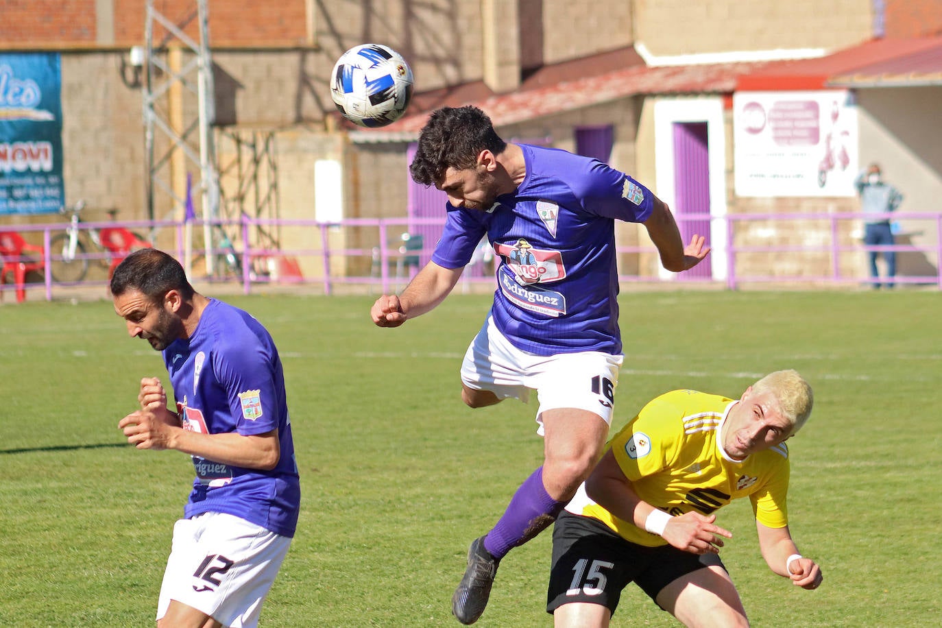 Fotos: Derrota de La Bañeza ante el Bupolsa